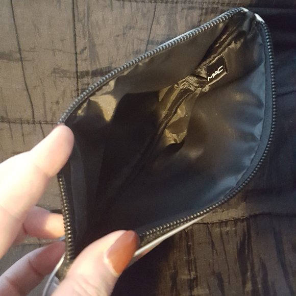MAC Silver Mom Appreciation Makeup Bag - Picture 2 of 3